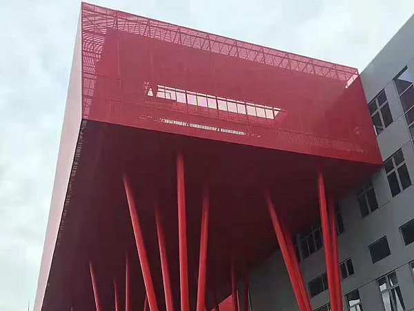 What Is The Difference Between Steel and Concrete Structures?