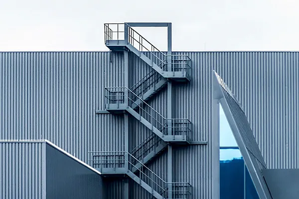 Maximizing Space and Strength: The Advantages of Steel Frame Warehouse Design